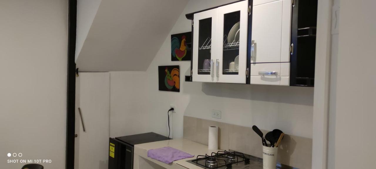 Parrot House San Antonio Apartman Cali Kültér fotó